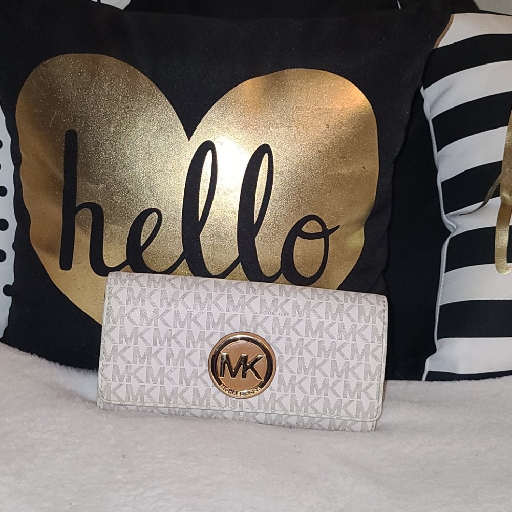 Michael Kors wallet